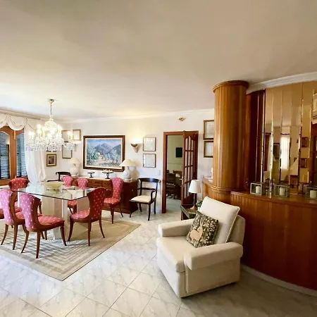 Villa *****villa De Mon Max. 8 Personen, Meerblick + Pool